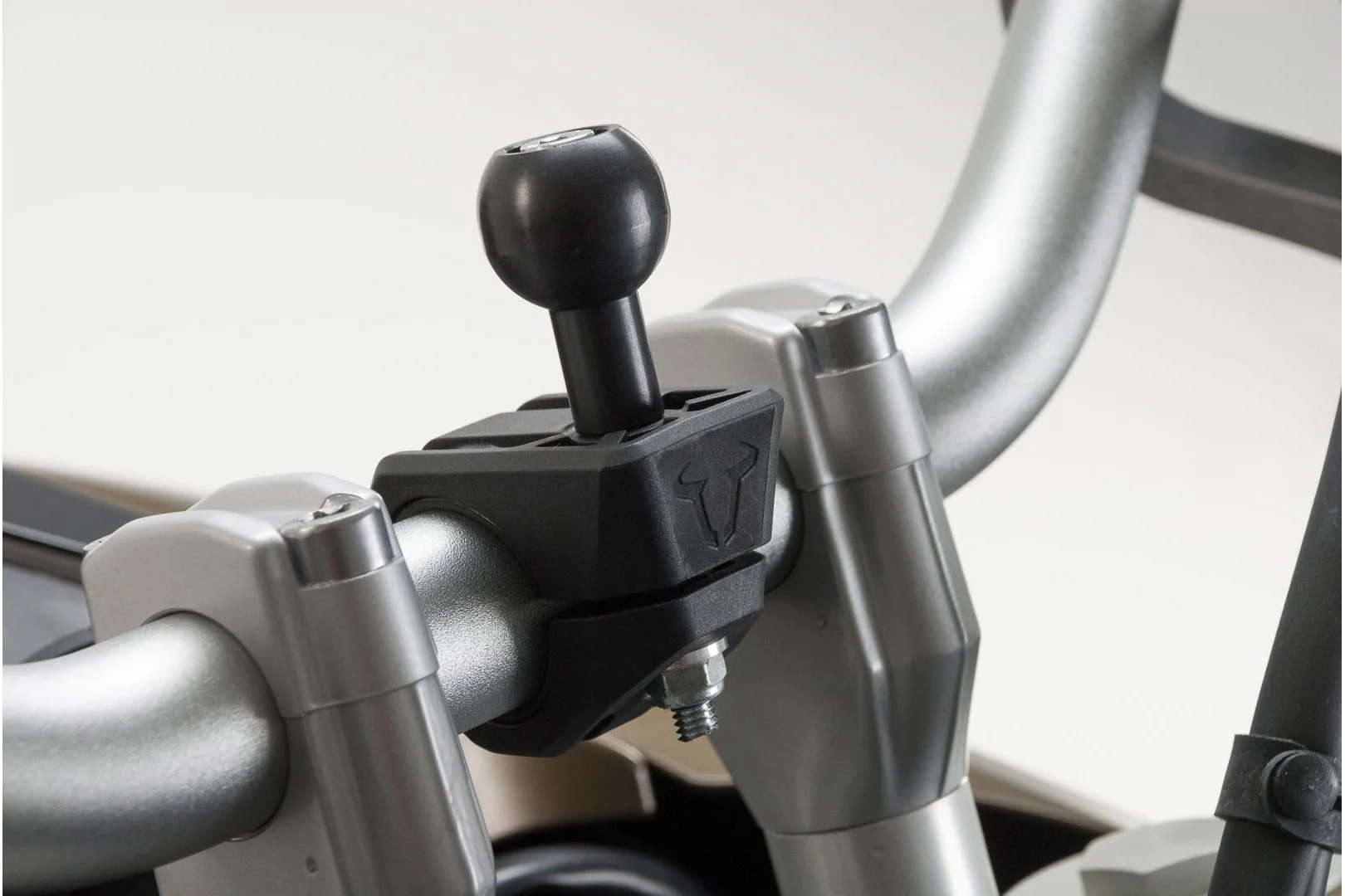1" Ball Kit Incl M6/M8 Screws, Handlebar Clamp for Ø 22-28mm - Image 3