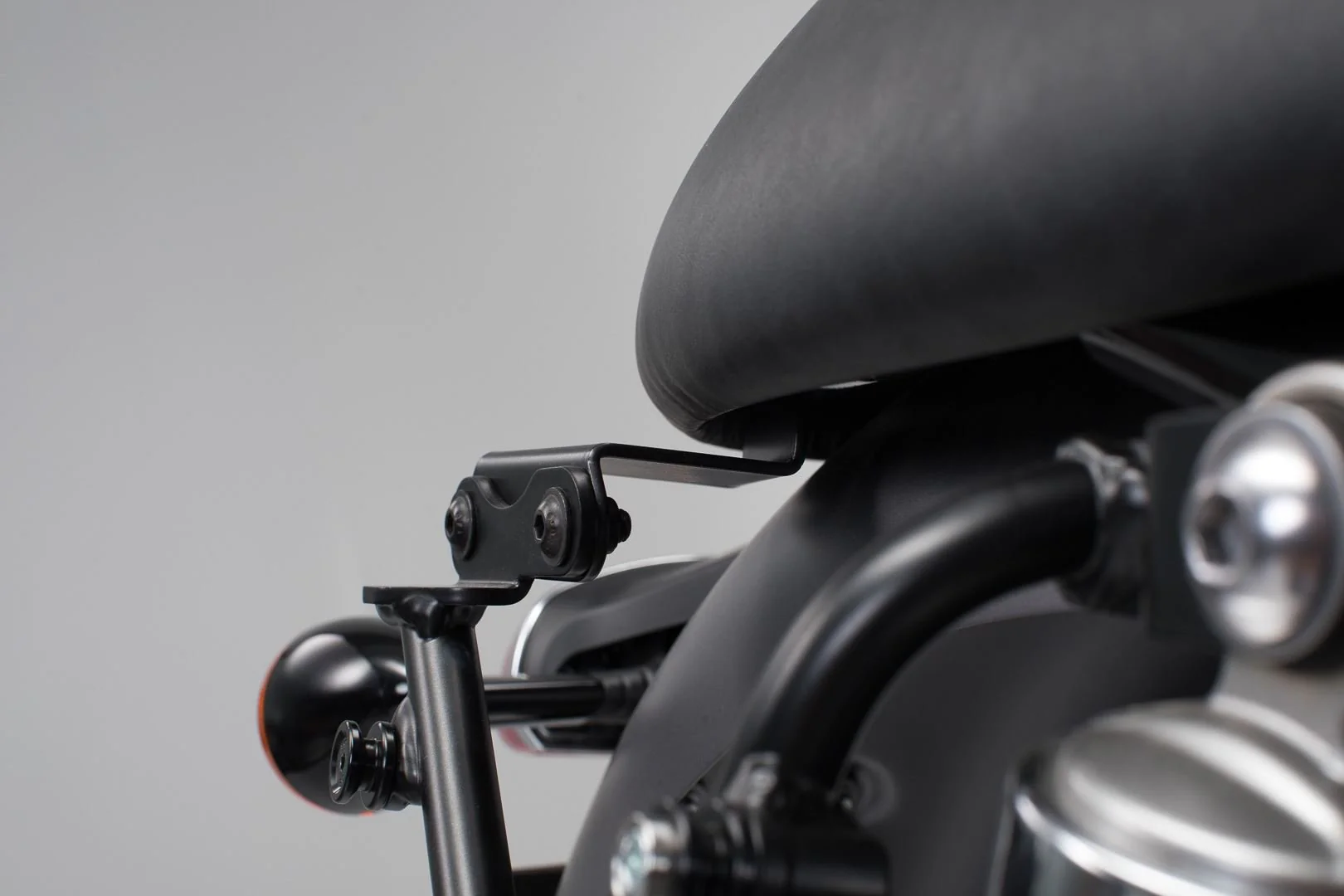 Adapter for SLC Side Carrier left For Triumph Bonneville T100/120 (16-) w/o Pass Grab Rail - Image 2