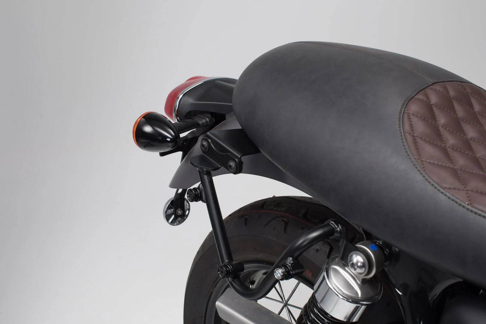 Adapter for SLC Side Carrier left For Triumph Bonneville T100/120 (16-) w/o Pass Grab Rail - Image 3
