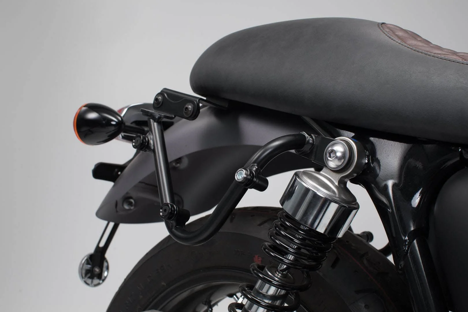 Adapter for SLC Side Carrier left For Triumph Bonneville T100/120 (16-) w/o Pass Grab Rail - Image 4