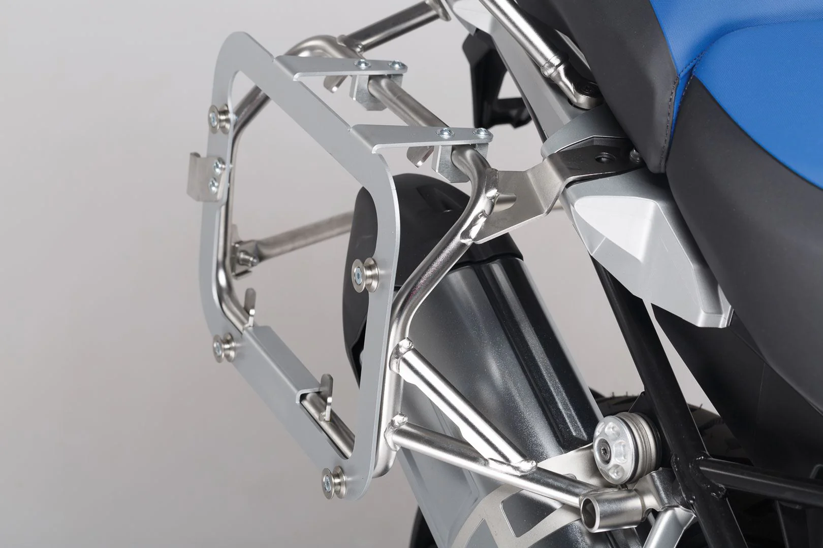 Adapter kit for orig carrier BMW R1200/1250GS,F850GS For Trax ADV/EVO/ION Assembly of 2 cases - Image 3