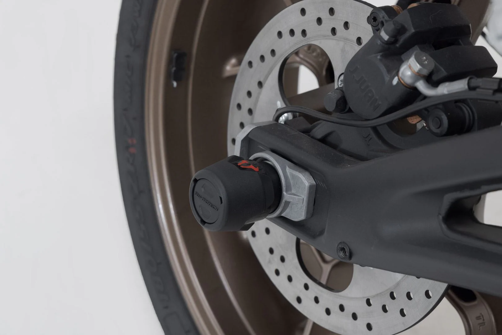 Adventure handguard kit Black. Moto Guzzi V85 TT (19-) / Travel (19-). - Image 9
