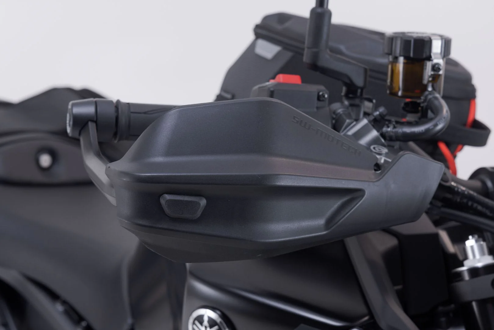 Adventure handguard kit Black. Yamaha MT-09 (23-). - Image 3