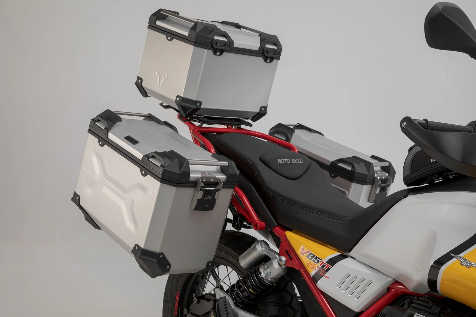 Adventure-Rack Moto Guzzi V85 TT (19-) Black - Image 5