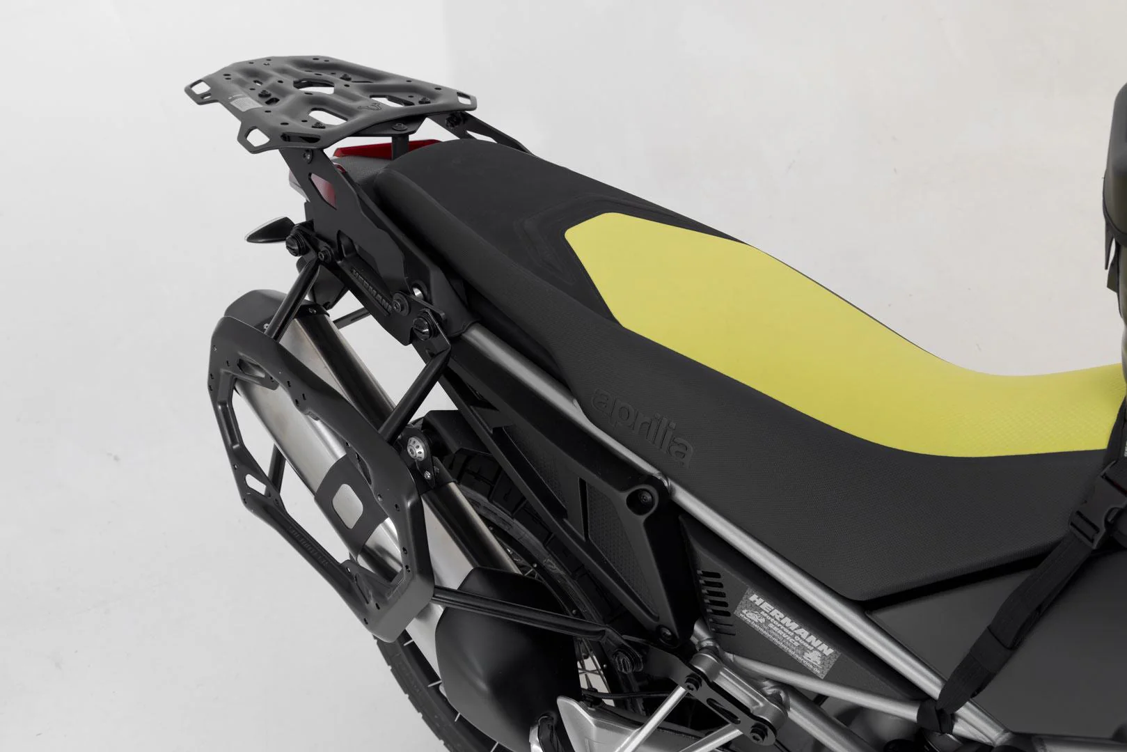 Adventure set DUSC with top case L Black. Aprilia Tuareg 660 (21-). - Image 4