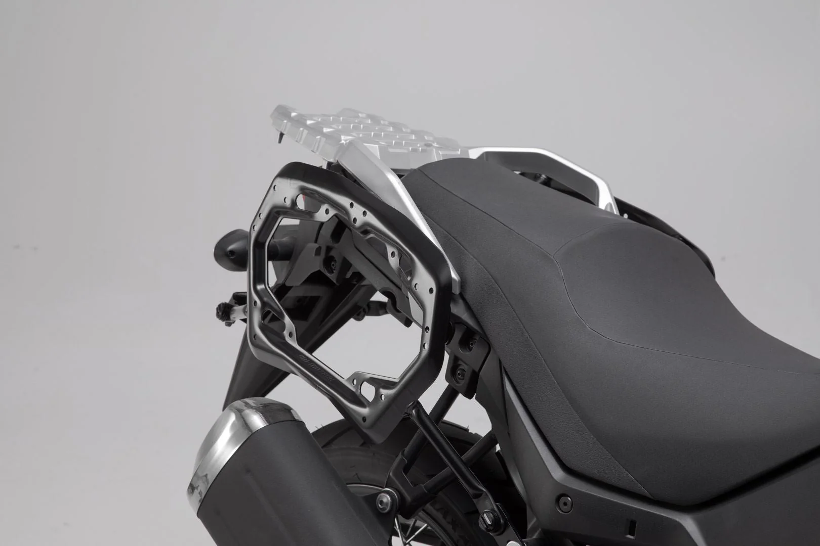 AERO ABS Side Case System 2x25 litre Suzuki DL 650 (17-) - Image 2