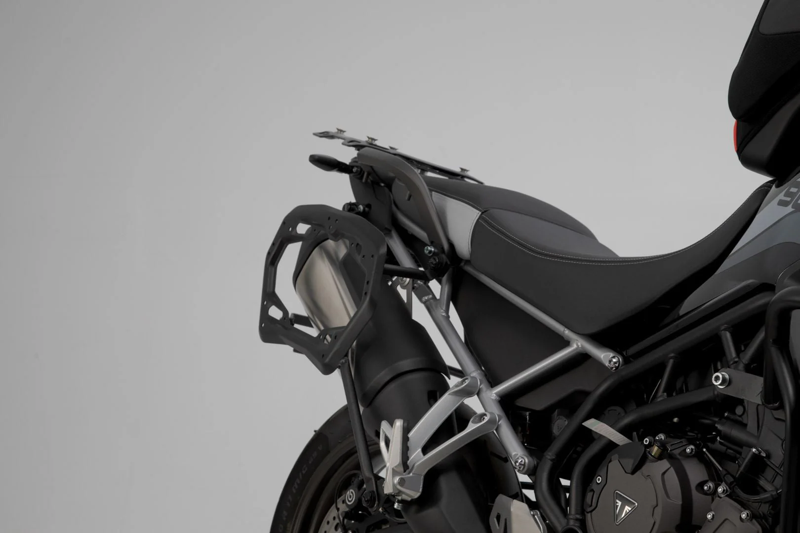 AERO ABS side case system 2x25 l. Triumph Tiger 900/ GT/ Rally/ Pro (19-23). - Image 3