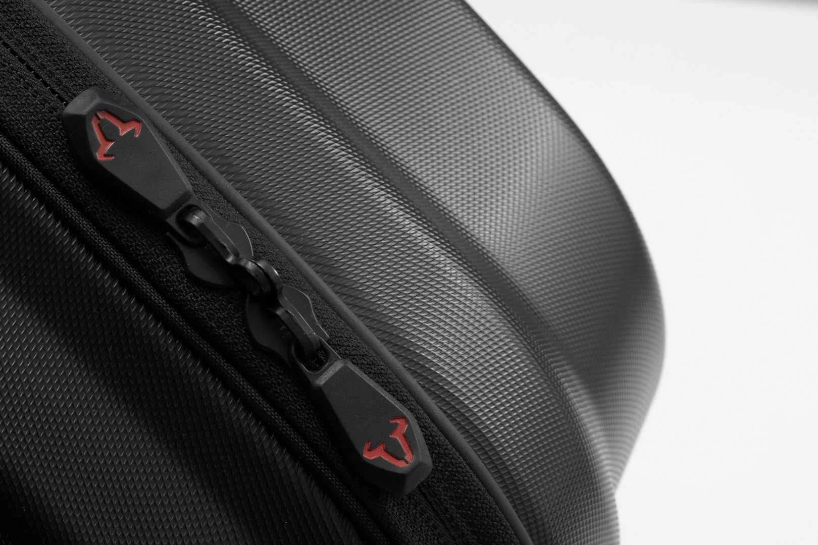 AERO ABS side case system Suzuki V-Strom 1050 DE (22-) 2x25 Litre - Image 4