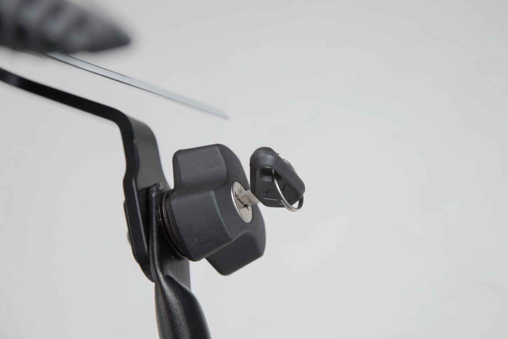 Anti-theft protection for PRO carrier QUICK-LOCK function. 2 matching locks, 2 keys. - Image 4