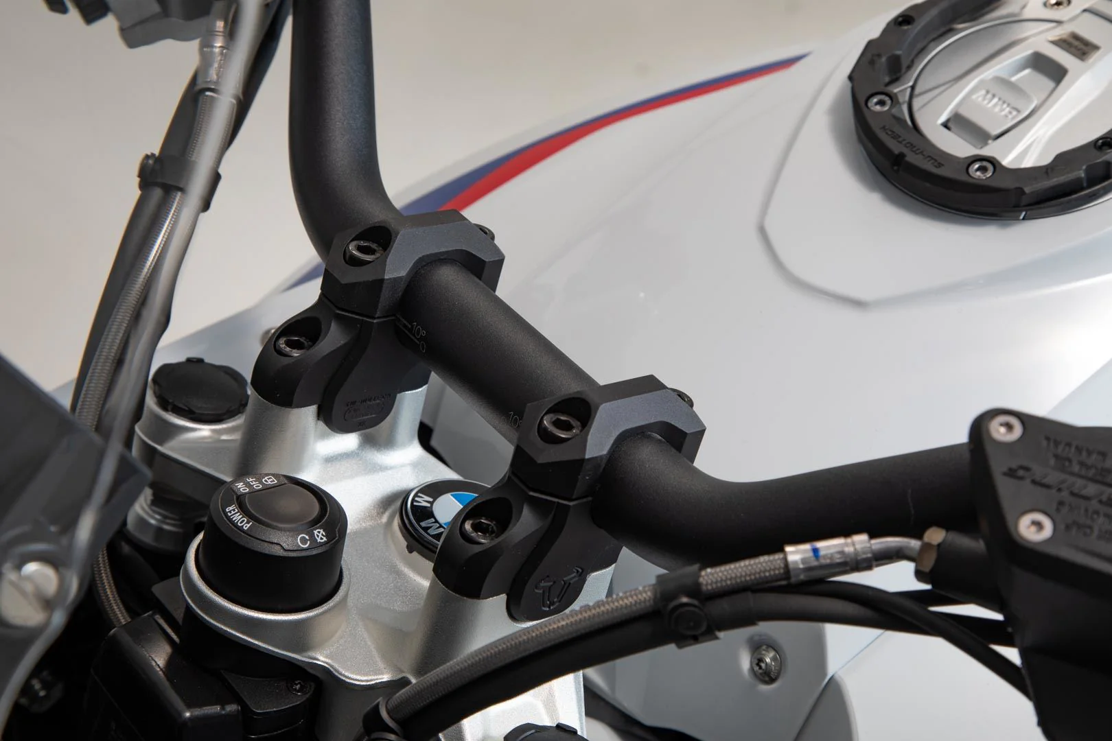 Bar back H=32 mm Back 25 mm BMW models. Black - Image 5