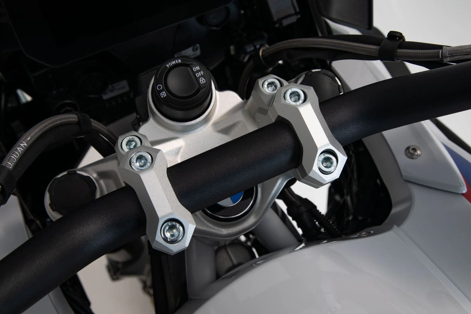 Bar back H=32 mm Back 25 mm BMW models. Silver - Image 4