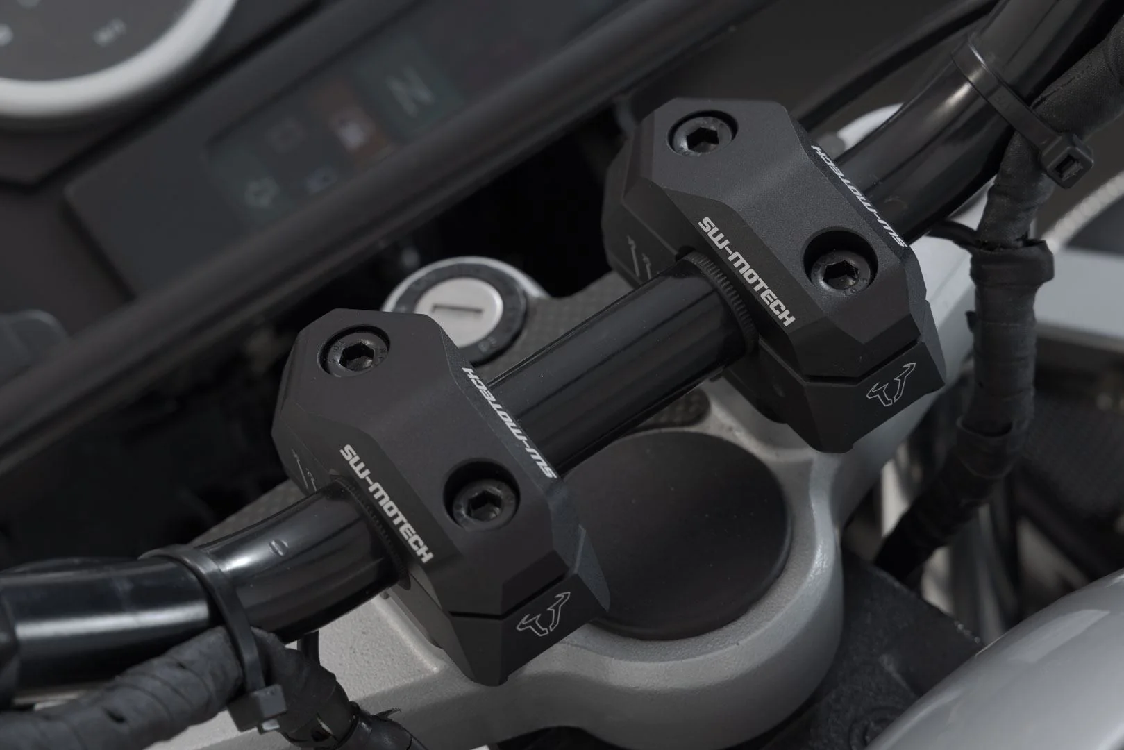 Bar Back Variable for Ø22 Handlebars H=25mm Back 5/10/15/20/25/30 mm Black - Image 4