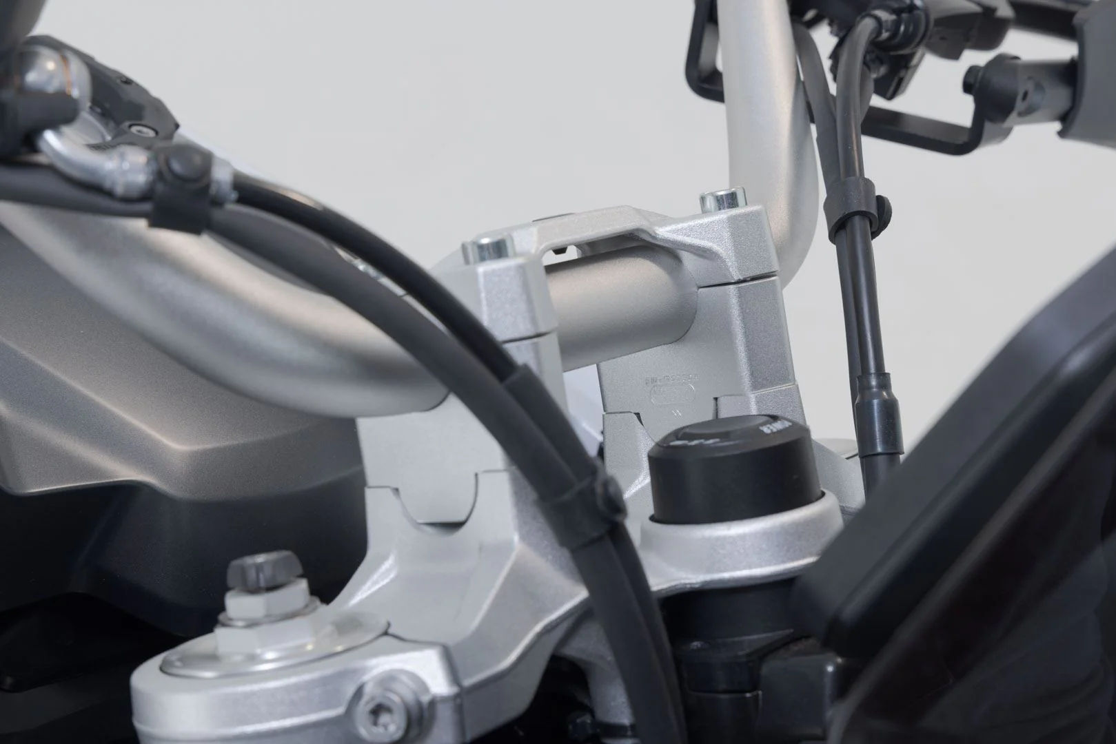 Bar riser H=30 mm BMW F 750 GS (17-). Silver - Image 3