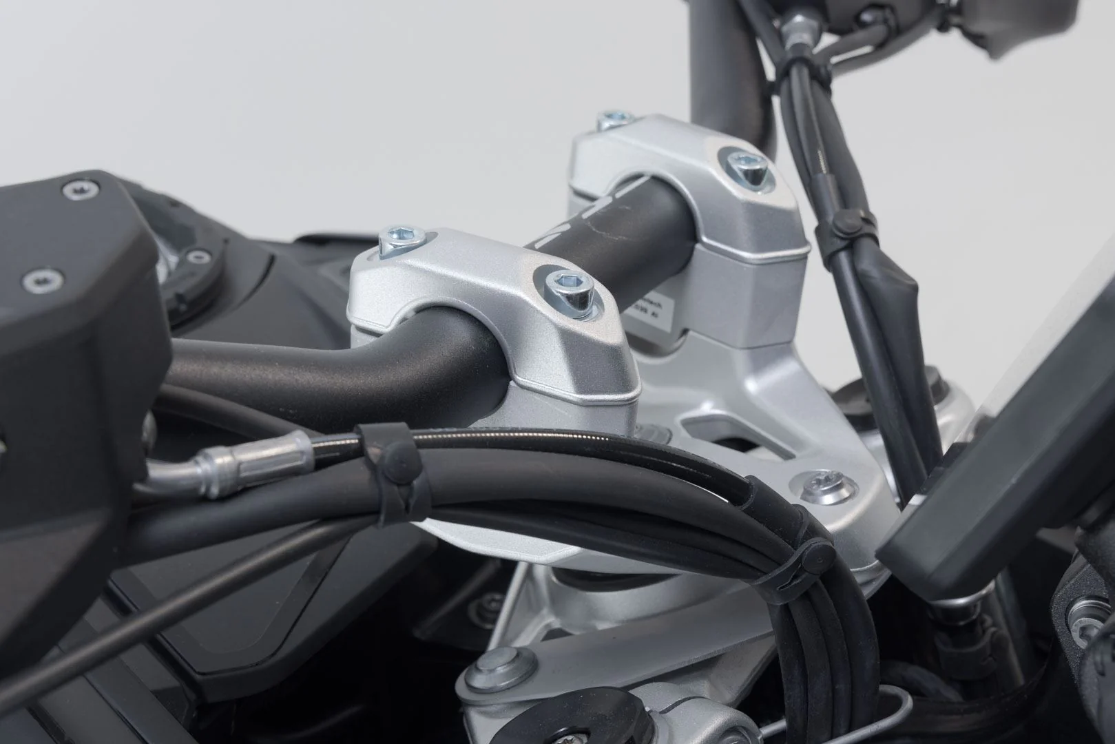 Bar riser H=30mm. Silver. BMW R 1300 GS (23-). - Image 2