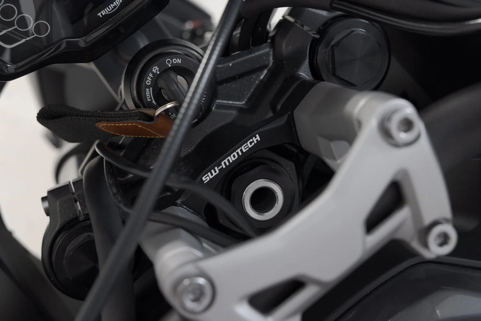 Bar riser Triumph Tiger 660 (21-) Black H=30 mm - Image 3