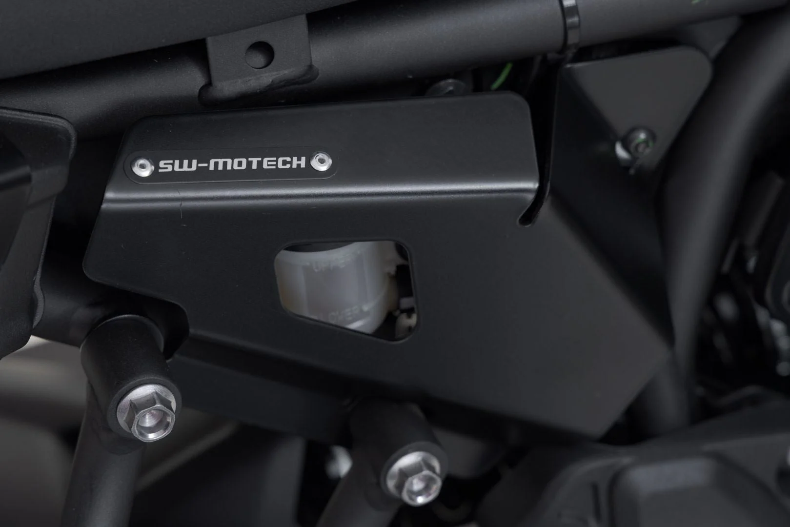 Brake reservoir guard Yamaha XSR700 (15-) Left and right side. Black - Image 5