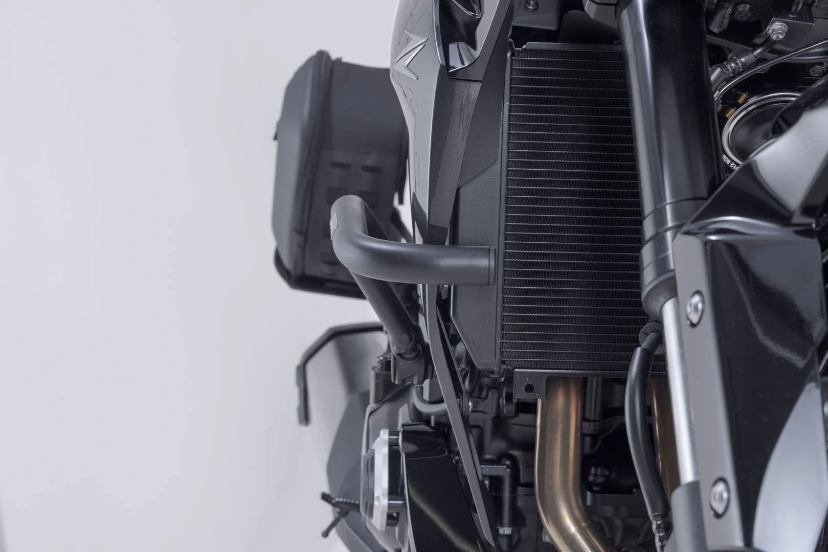 Crash bar Black. Kawasaki Z1100 (25-). - Image 3