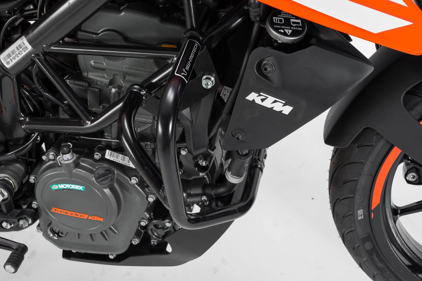 Crash bar KTM 125 (11-20) / 200 Duke (11-16) Black - Image 3