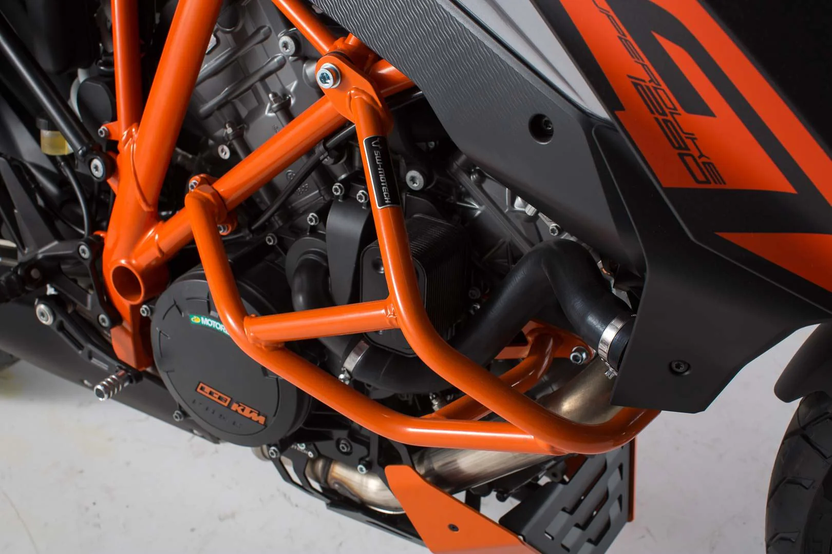 Crash bar KTM 1290 Super Duke R / GT Orange - Image 3
