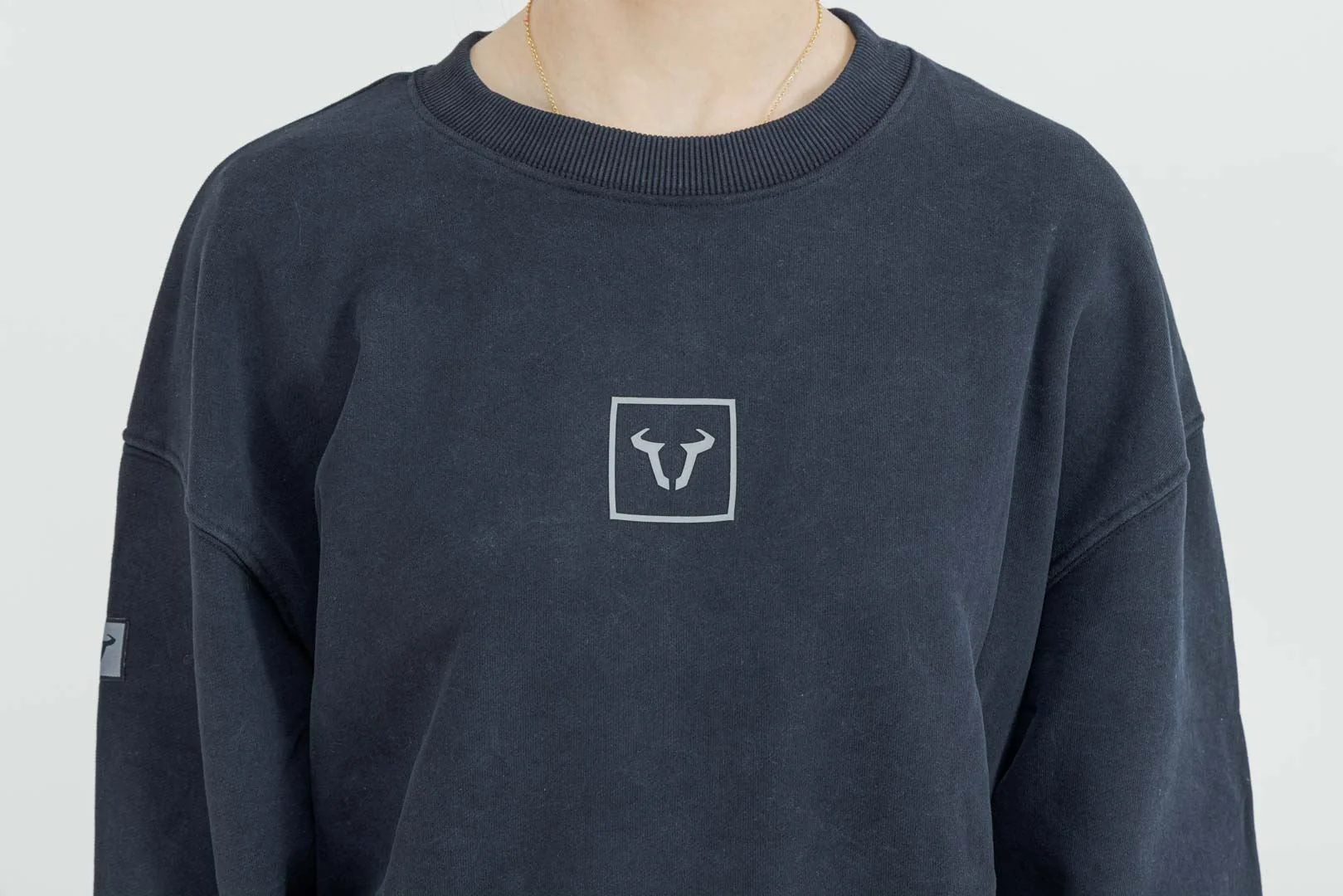 Crewneck  Riders Line Dark Grey. Optic Wash. Unisex. Size S. - Image 3