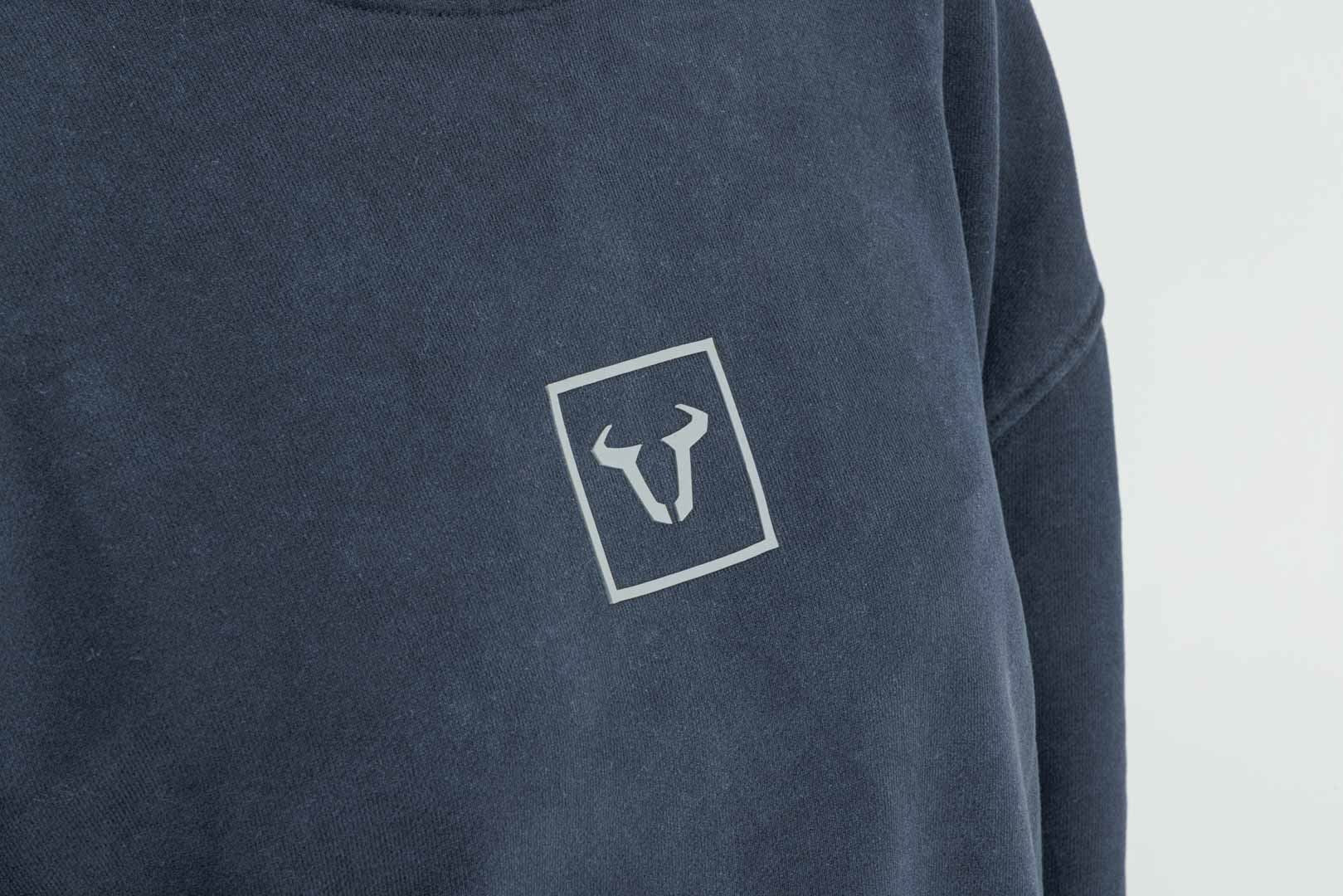 Crewneck  Riders Line Dark Grey. Optic Wash. Unisex. Size S. - Image 4