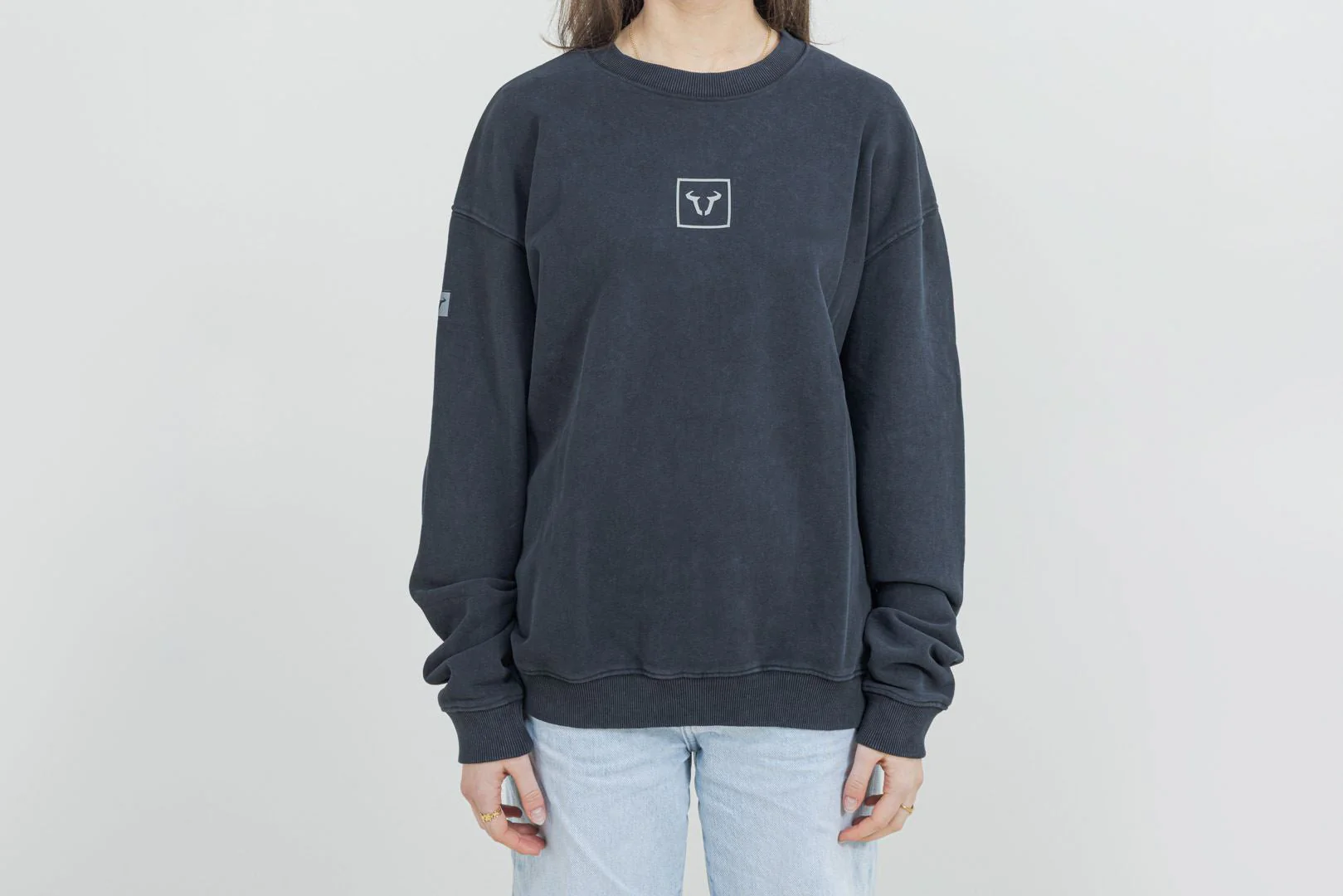 Crewneck Riders Line Dark Grey. Optic Wash. Unisex. Size XXL. - Image 2