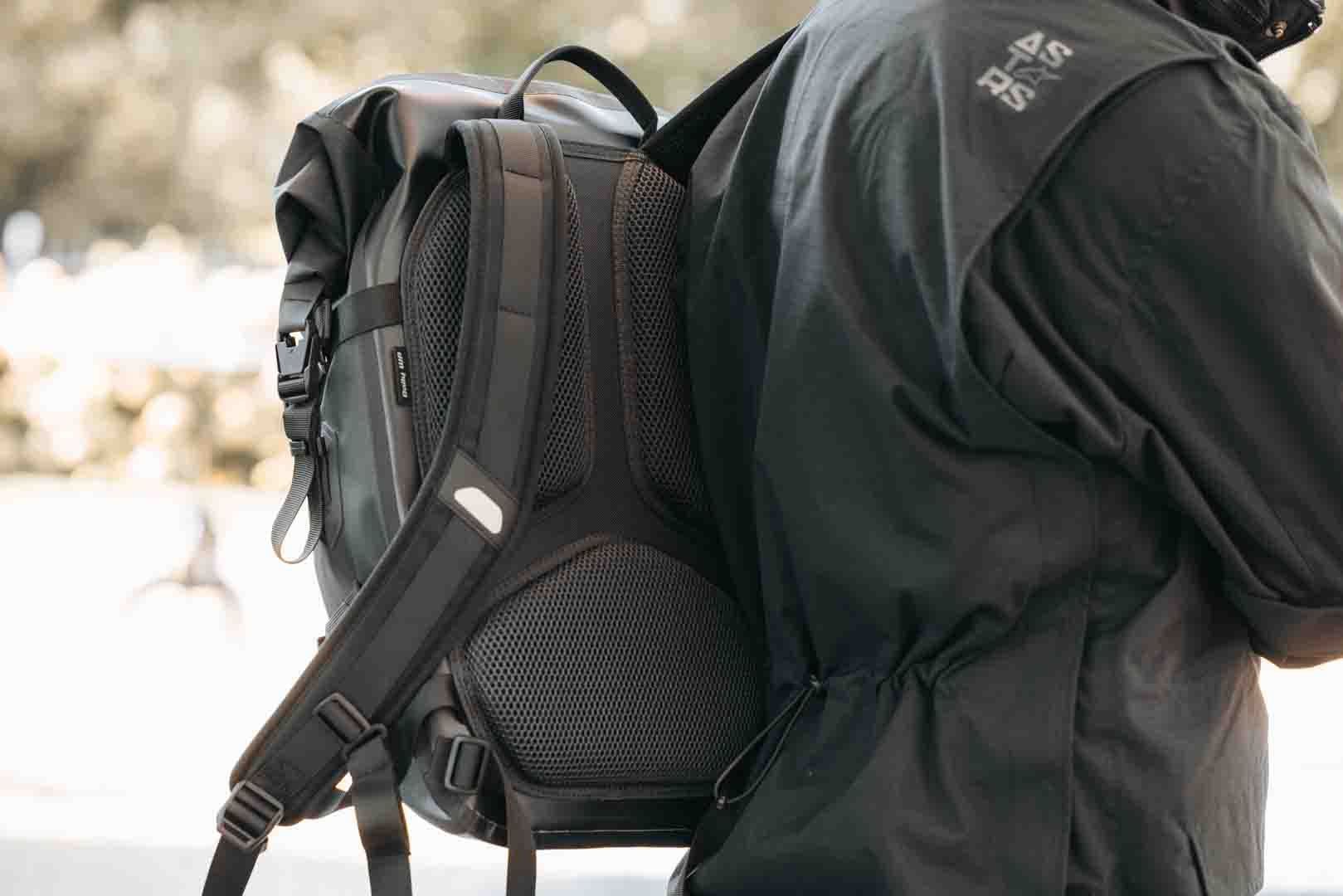 Daily WP backpack Waterproof Black 22 Litre - Image 4