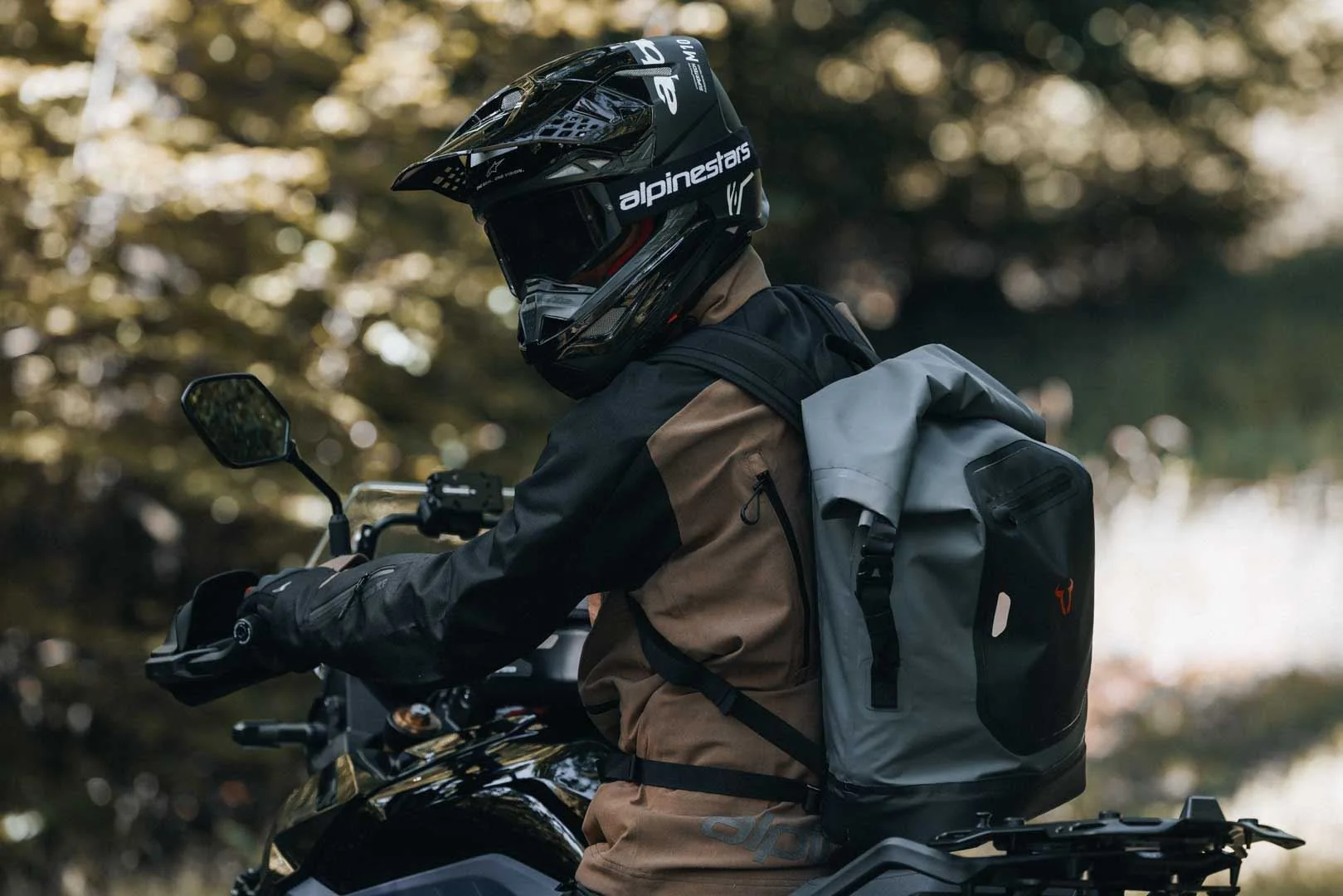 Drybag 300 backpack 30L. Grey/black. Waterproof. - Image 4