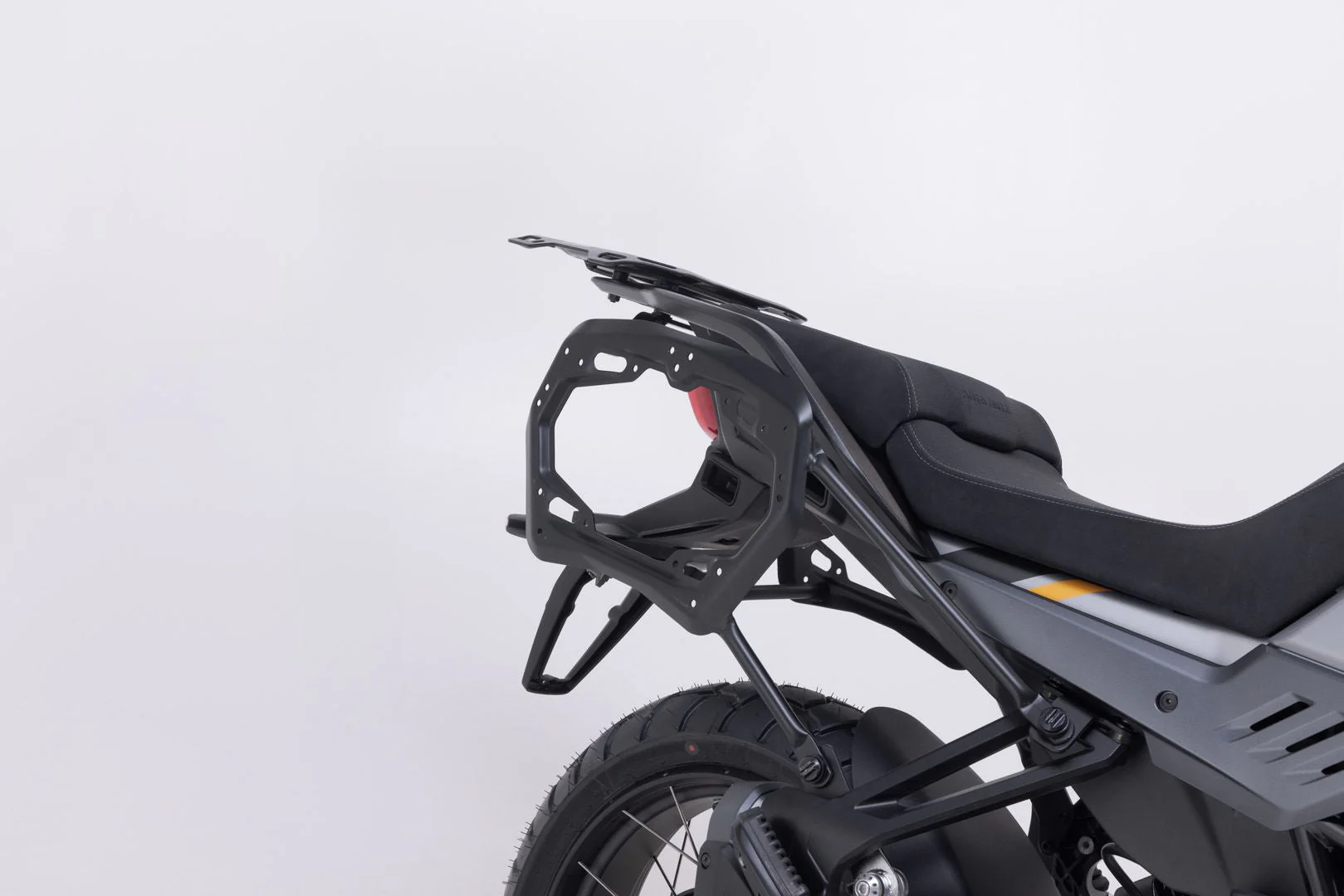 DUSC hard case system Black. 33/33 l. Moto Guzzi Stelvio (23-). - Image 3