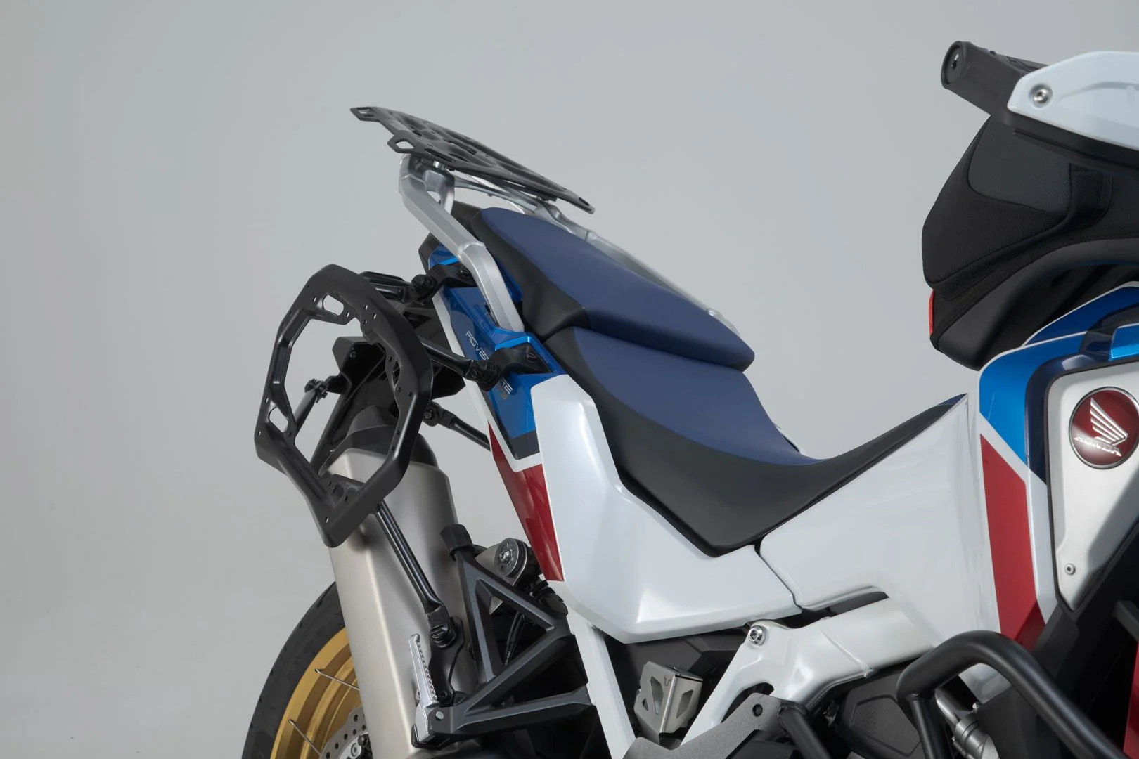 DUSC hard case system Black. 41/33L. CRF1100L/Adv Sp (19-). OEM rack. - Image 3