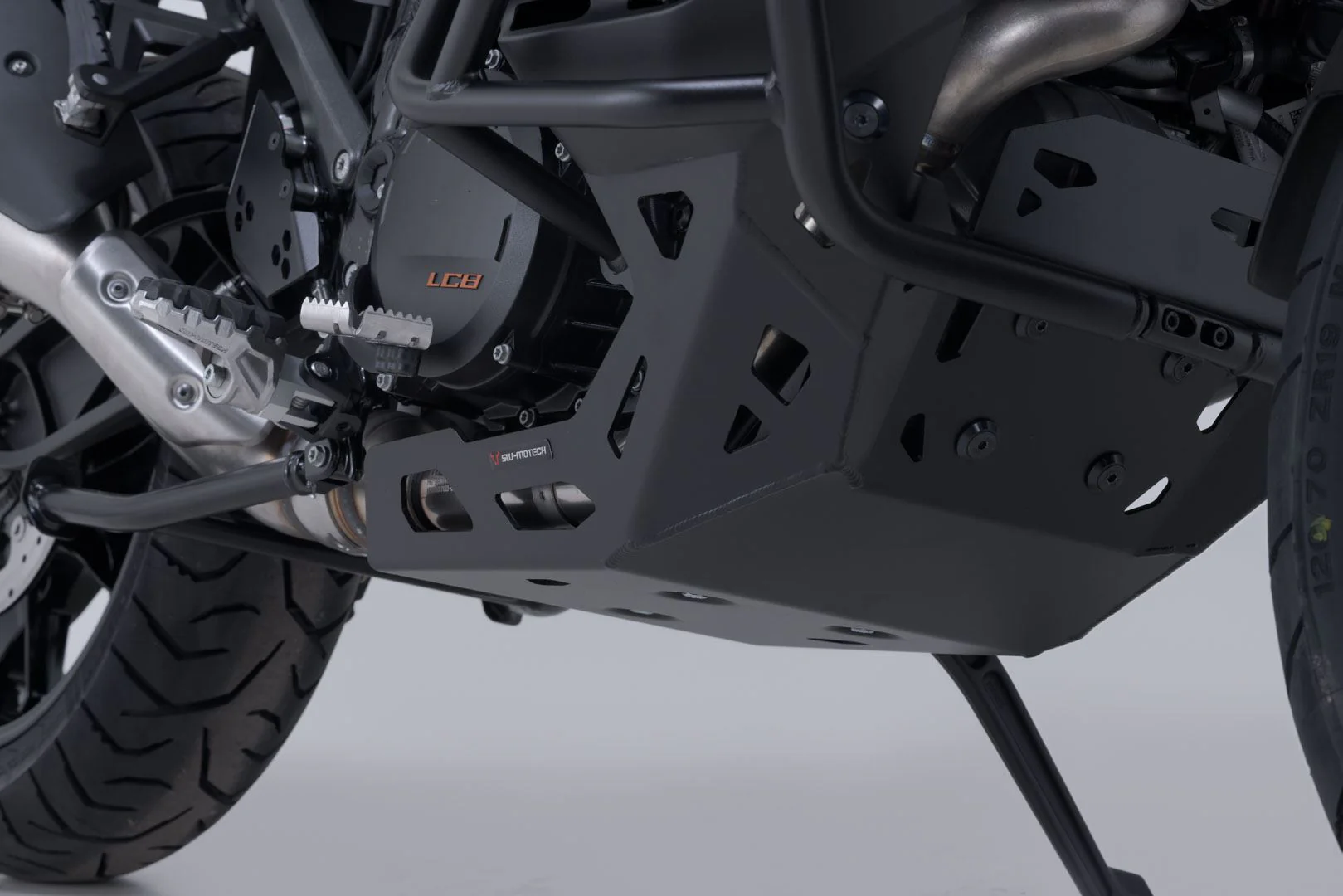 Engine guard Black. KTM 1290 / 1390 Super Adventure (21-). - Image 4