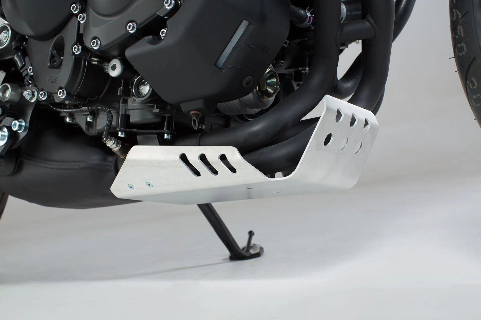 Engine guard Yamaha XSR 900 (15-), MT-09/Tracer (14-) Silver - Image 2