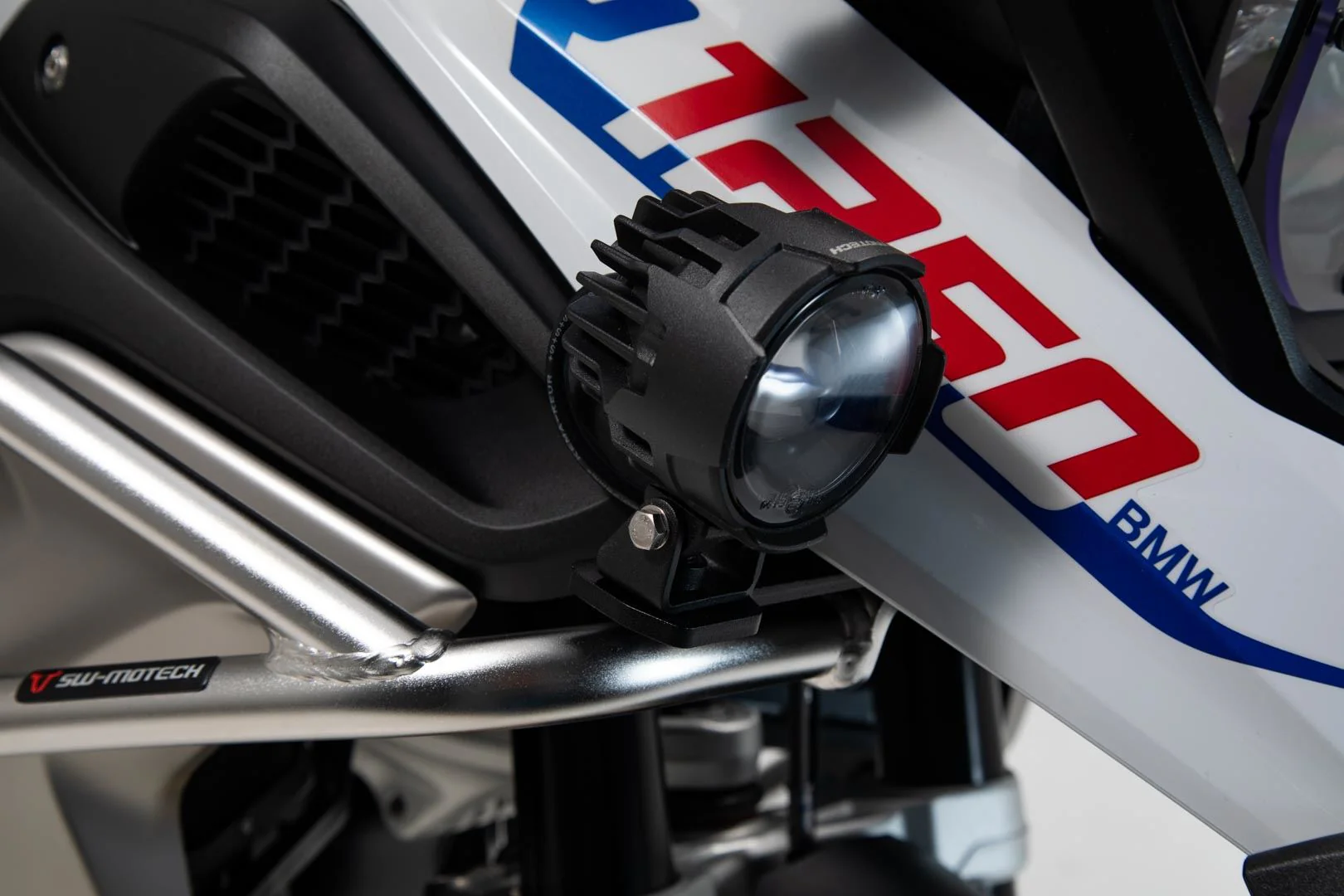 EVO Fog Light Kit BMW R1200GS/Rallye (12-), R1250 (18-) Black - Image 4