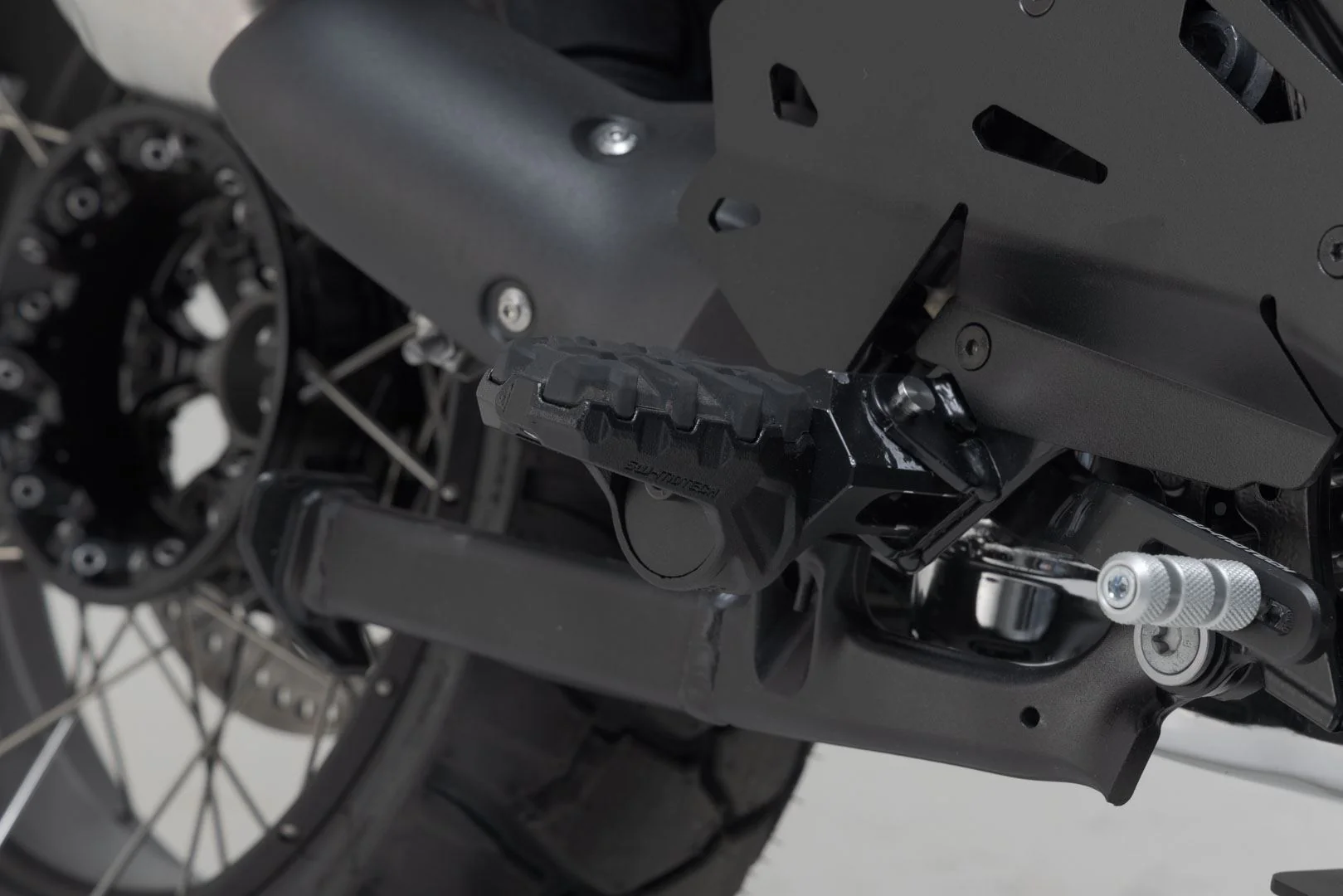 EVO footrest kit Black. BMW R 1300 GS Adventure (24-). - Image 2
