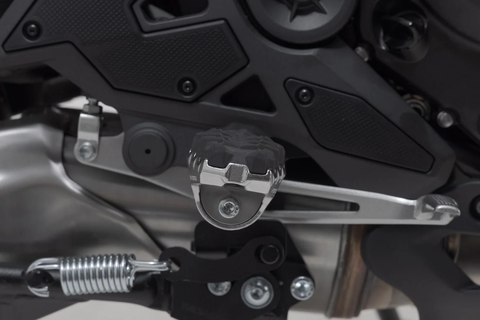 EVO footrest kit Kawasaki models - Image 4