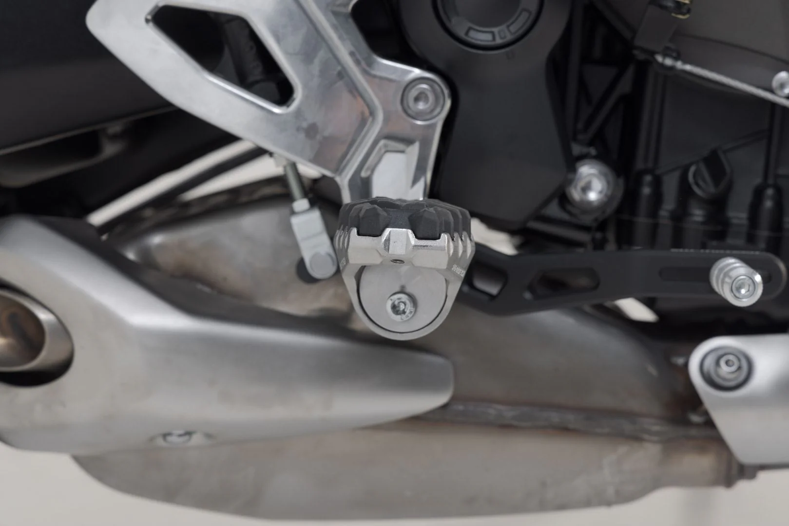 EVO footrest kit Triumph Tiger 660 (21-) - Image 3