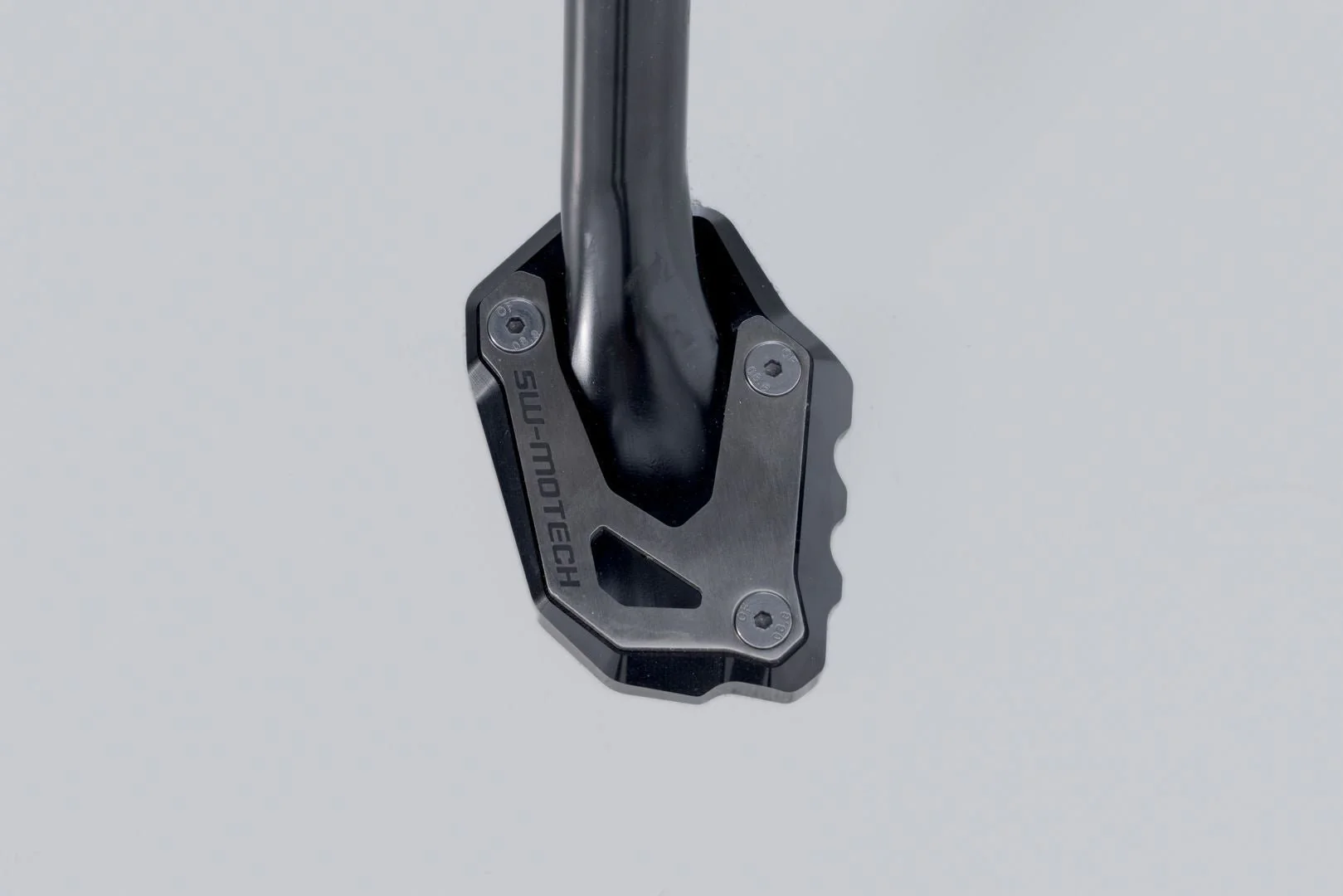 Extension for side stand foot Black/Silver. Suzuki V-Strom 1050DE (21-). - Image 2