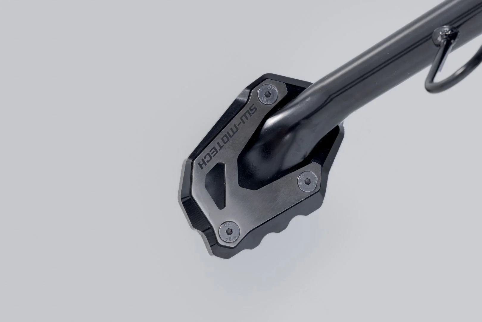 Extension for side stand foot Black/Silver. Suzuki V-Strom 1050DE (21-). - Image 3
