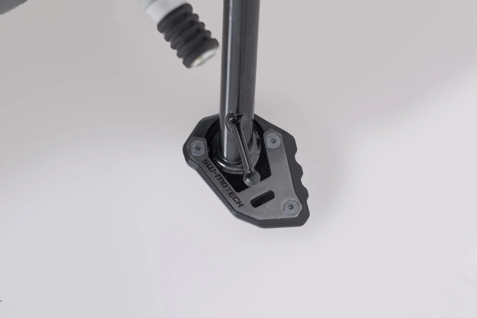 Extension for side stand foot Black/Silver. Triumph Speed 400/Scrambler 400X. - Image 2