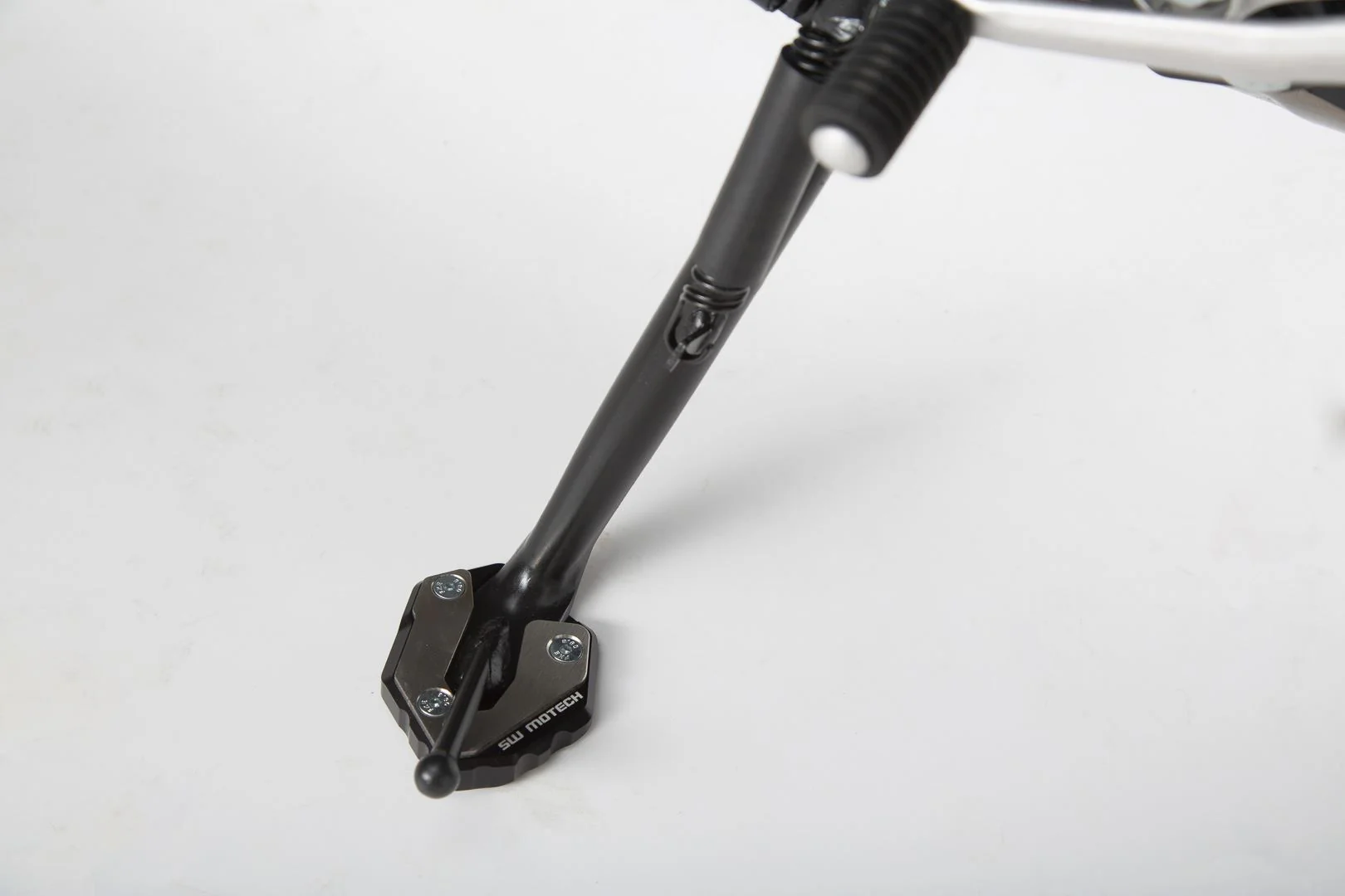 Extension for Side Stand Foot Yamaha MT-09 Tracer, XSR900/Abarth Black/Silver - Image 4
