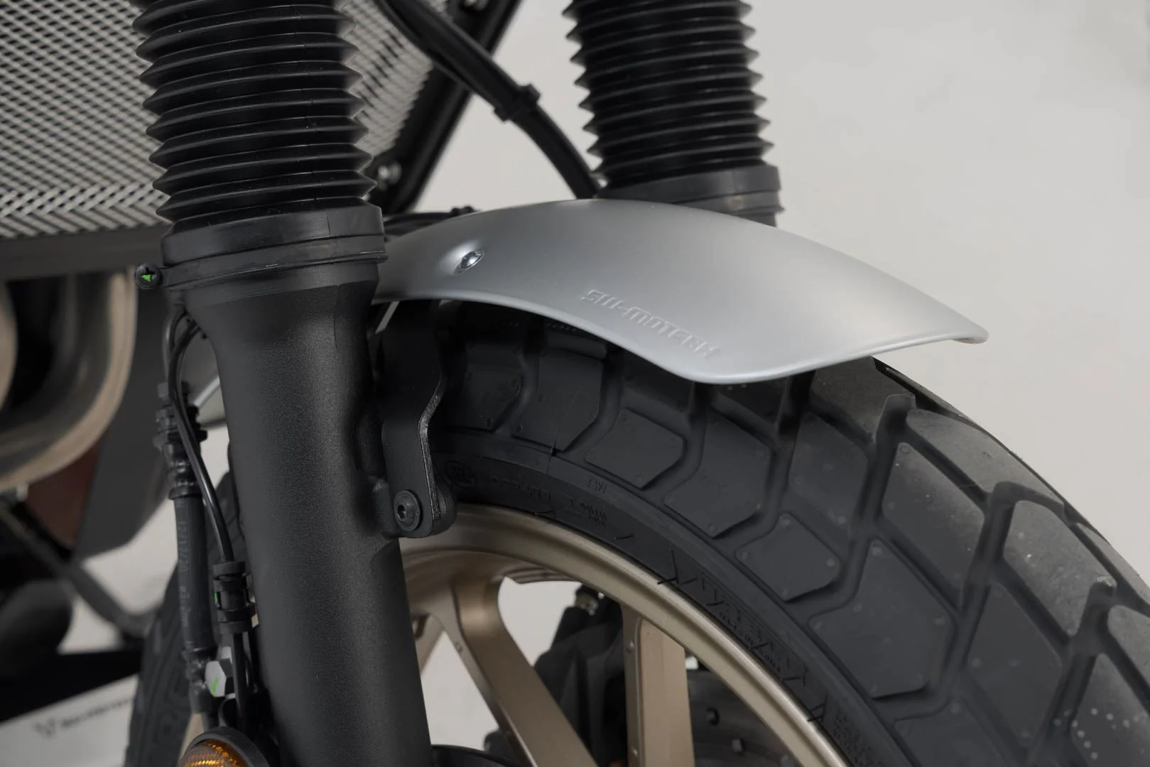 Fender kit Yamaha XSR700 (15-) / XSR700 XT (19-). Silver - Image 4
