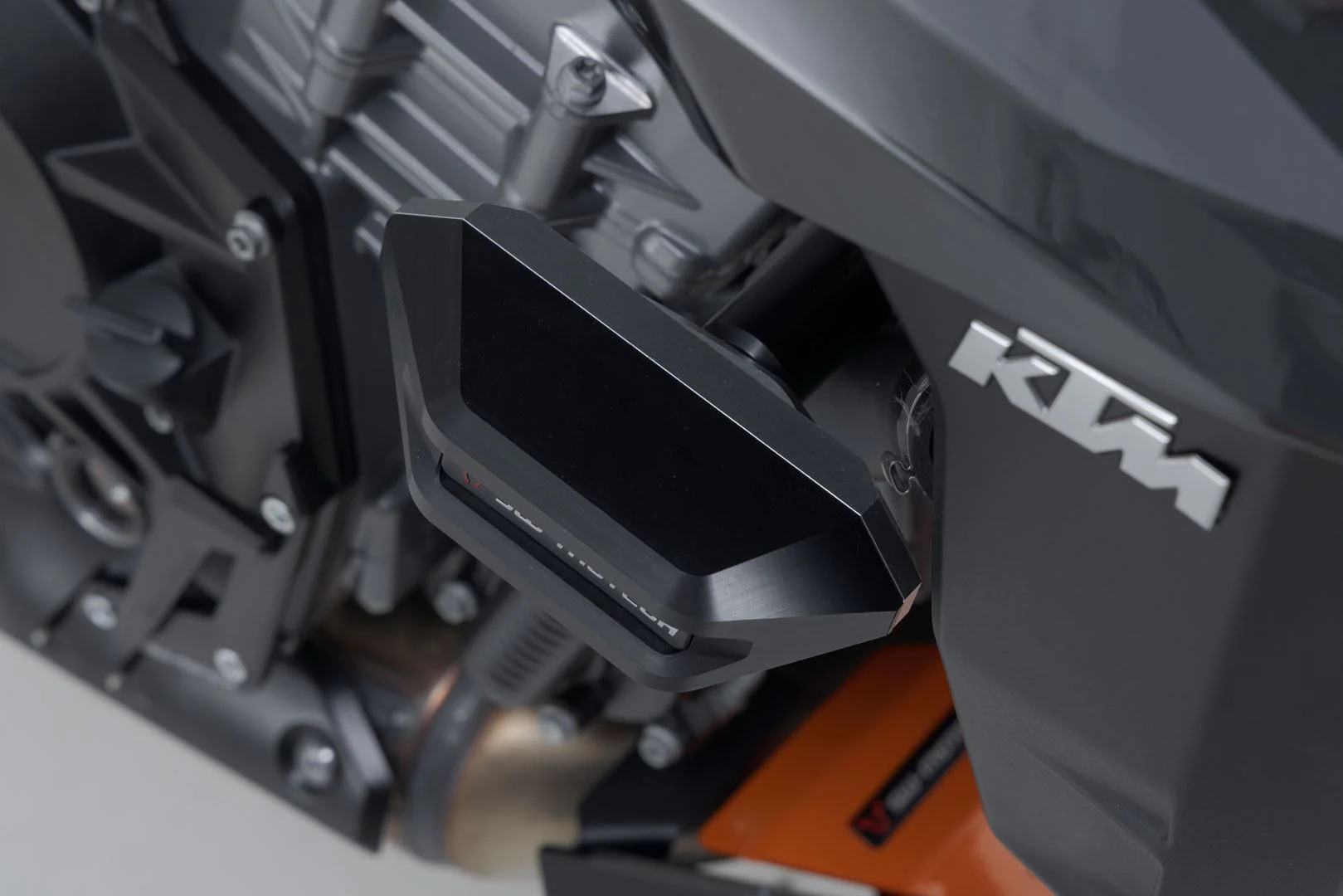 Frame slider kit Black. KTM 990 Duke (23-). - Image 5