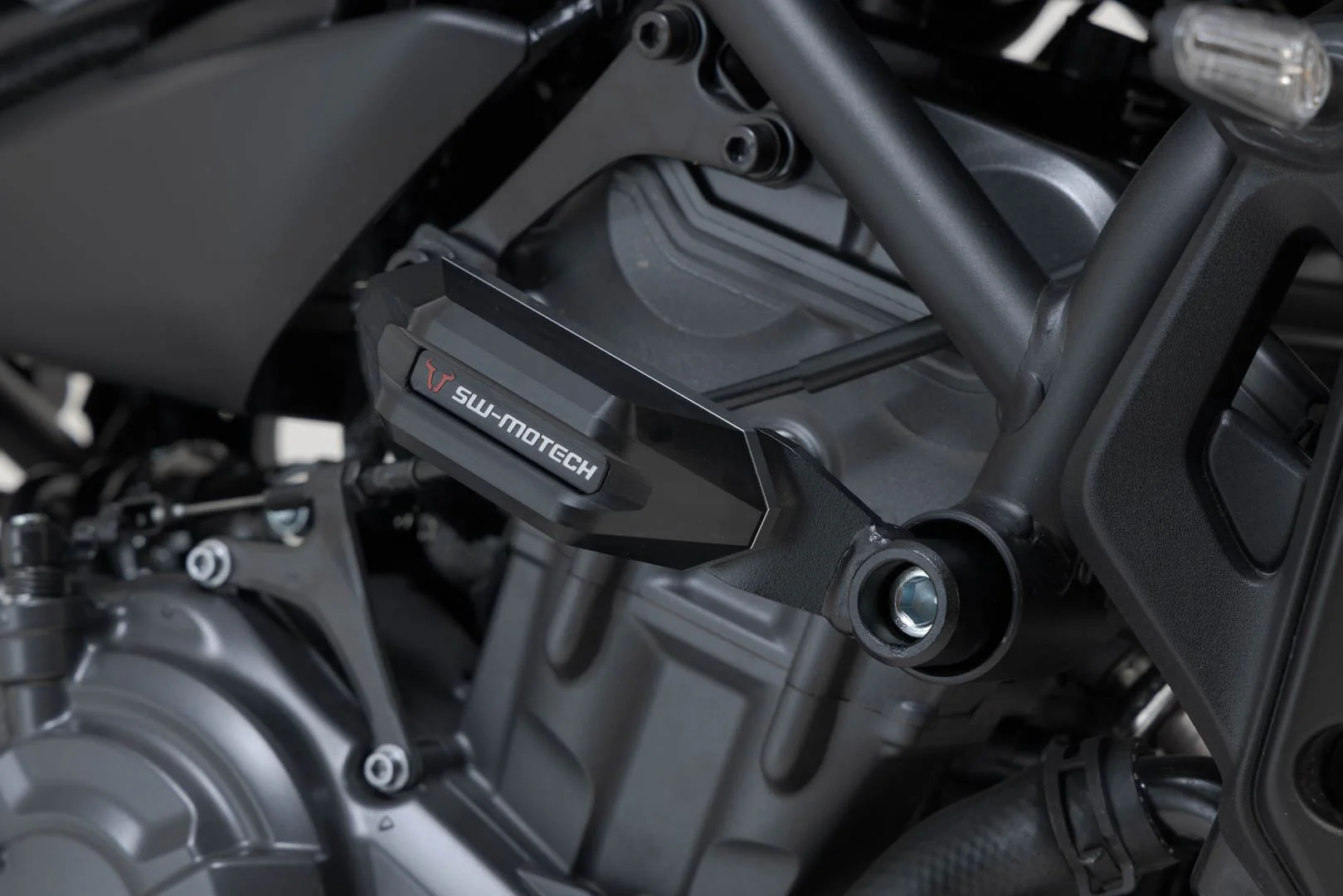 Frame slider kit Yamaha MT-07 (14-) / MT-07 Tracer (16-) Black - Image 2