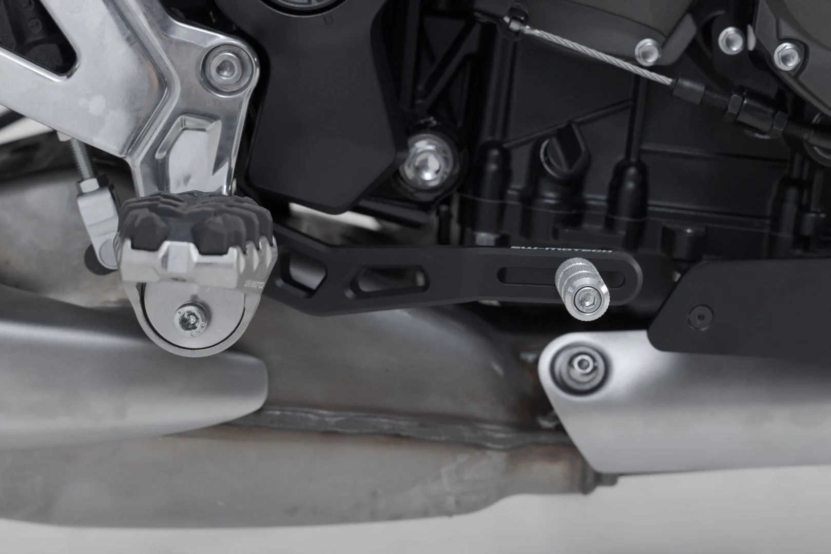 Gear lever and brake pedal set Triumph Tiger 660 (21-). - Image 4
