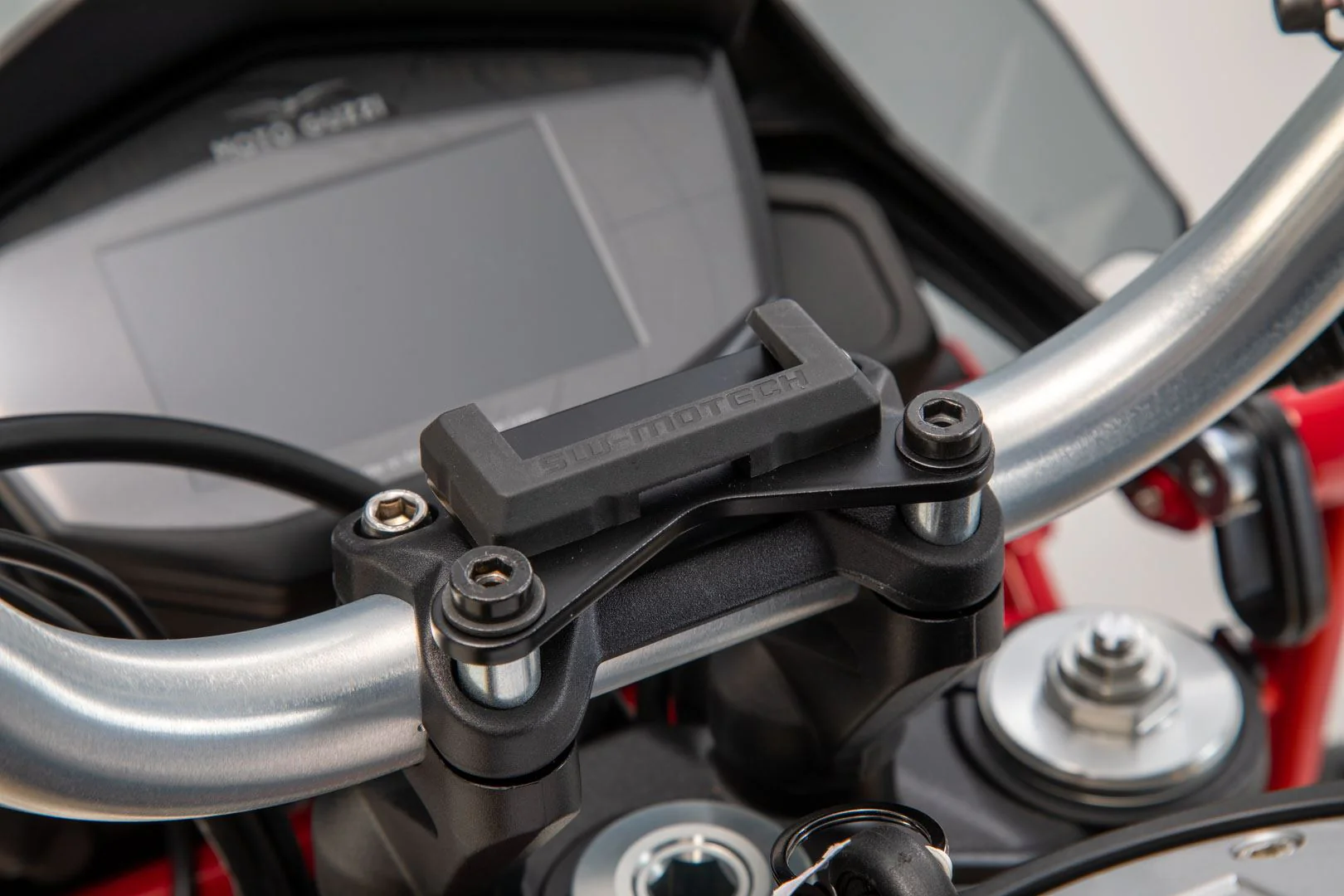 GPS Mount for Handlebar Moto Guzzi V85 TT (19-) Black - Image 4