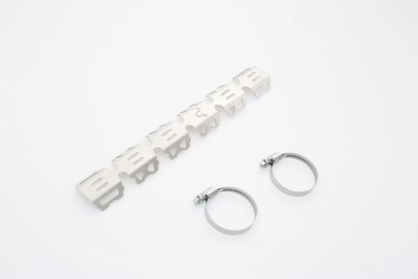 Header pipe guard For header pipe with Ø 32-50 mm Universal. Silver