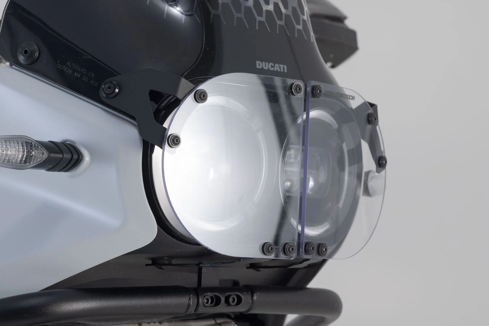Headlight guard Ducati DesertX Motorcycle high-beam with bezel - Image 4