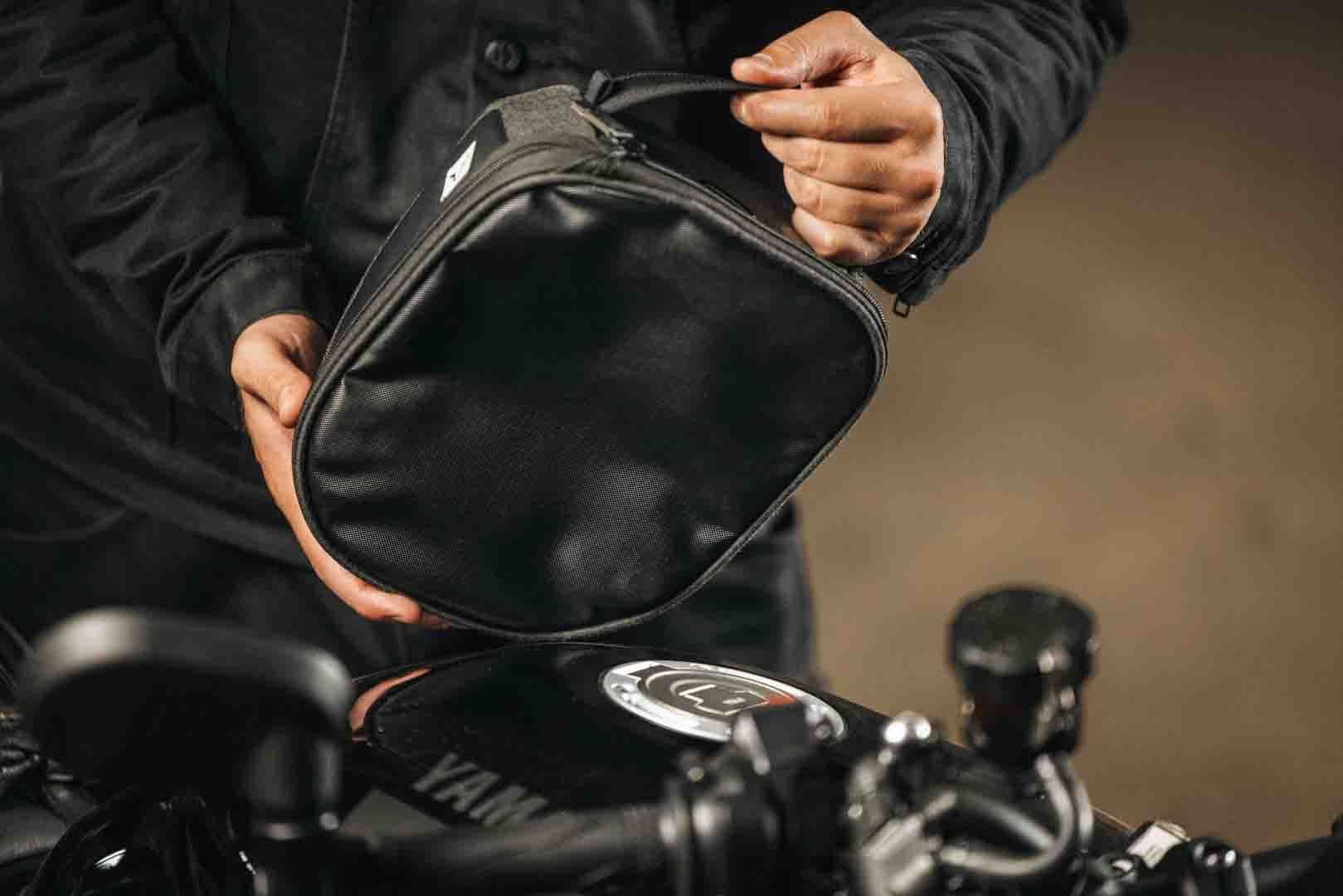 Legend Gear magnetic tank bag LT3 3.5 l - 5.5 l. Magnetic fastening. - Image 3