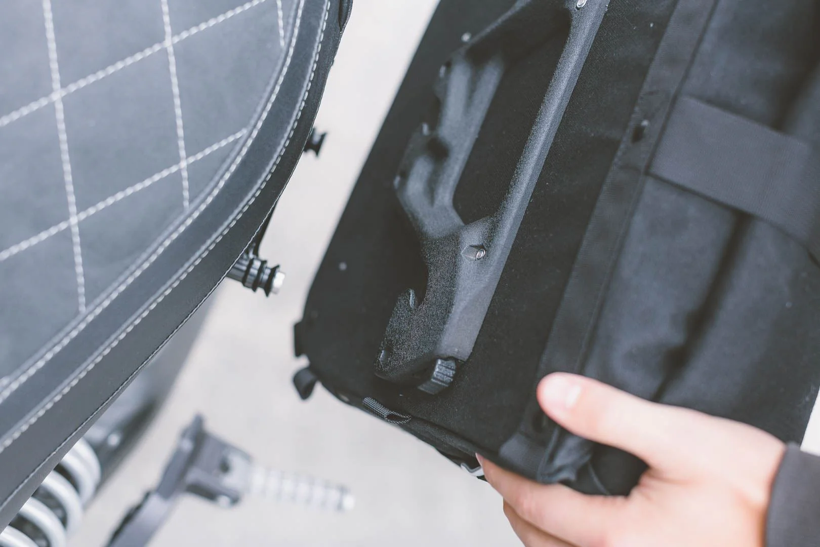 Legend Gear Side Bag LC2 13.5 litre For right SLC Side Carrier - Image 3