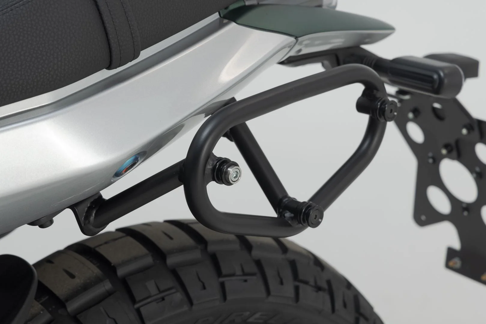 Legend Gear side bag system LC Black Edition Benelli Leoncino 800 Trail (21-) - Image 3